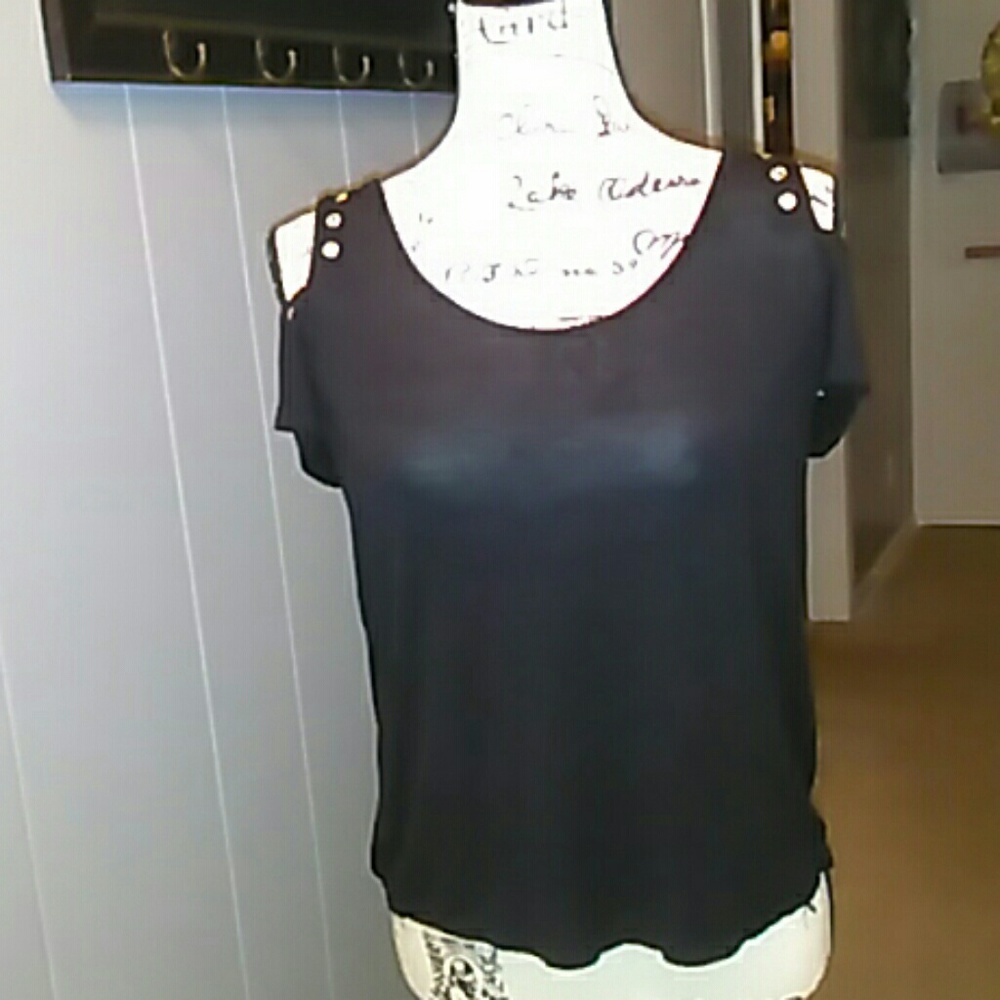 Super cute black top